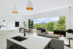 Letting Geaux| Hot Tub + Pool Table + Fire Pit - Image 4