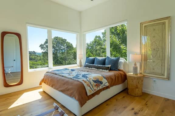 The Eyrie | Luxe Mountain Retreat | Hot Tub | View - Image 5