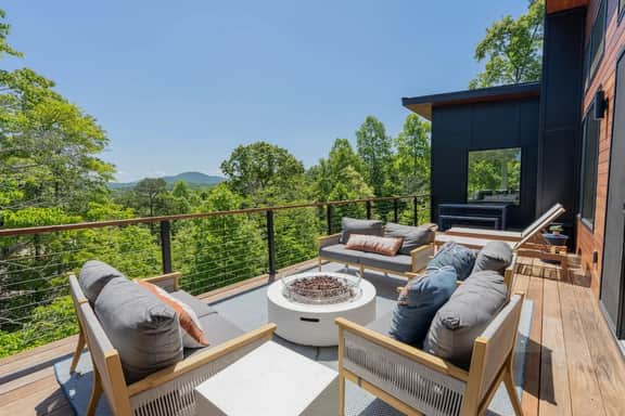 The Eyrie | Luxe Mountain Retreat | Hot Tub | View - Image 2