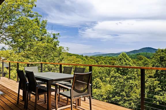 Letting Geaux| Hot Tub + Pool Table + Fire Pit - Image 5