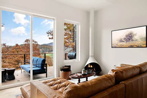 Wildcat Modern 2BR - Fireplace/Firepit/Dogs/Views - Image 2